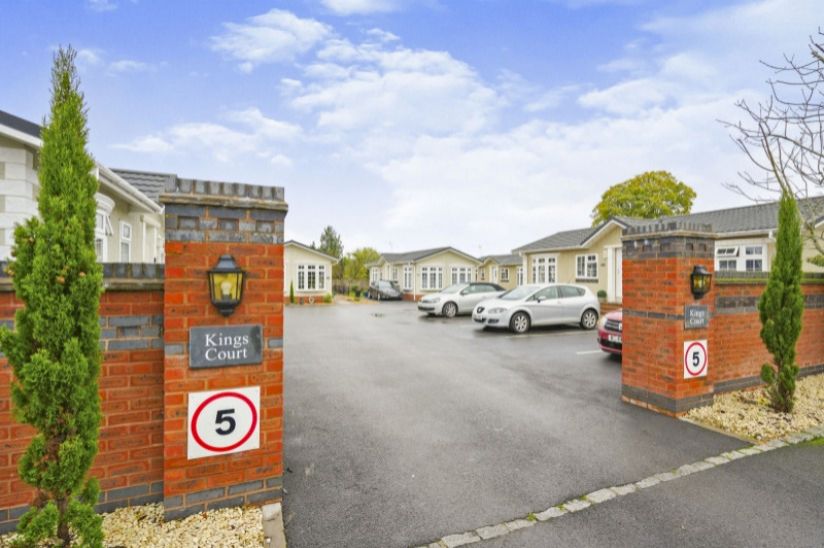 Kings Court- Park Homes For Sale in Oxfordshire Kings Court- Park Homes For Sale in Oxfordshire
