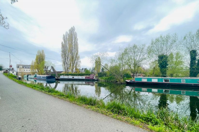Roydon Marina Village Roydon Marina Village
