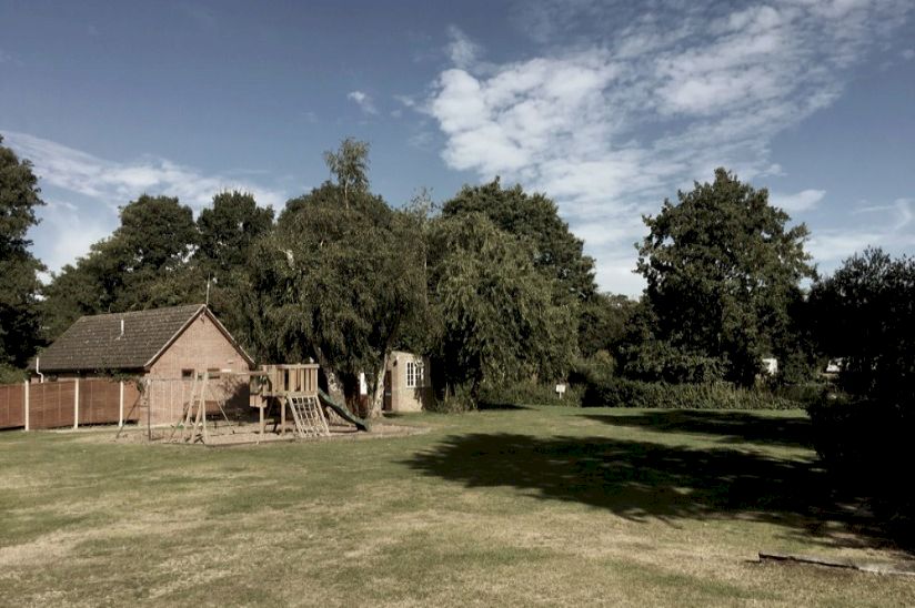 Little Lakeland Caravan Park