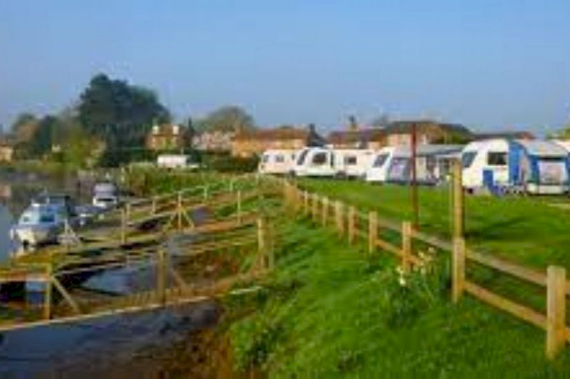 Poplar Farm Caravan Park Poplar Farm Caravan Park
