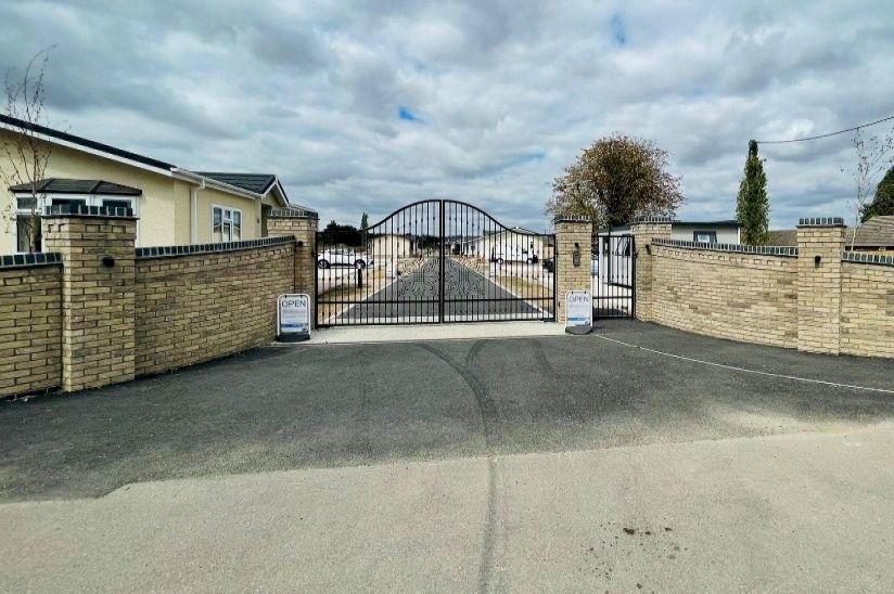 Willoway Park- Park Homes For Sale in Suffolk Willoway Park- Park Homes For Sale in Suffolk
