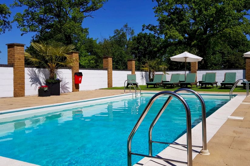 Thriftwood Country Park Outdoor Pool, Kent Thriftwood Country Park Outdoor Pool, Kent
