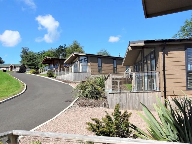 Hillview Lodges