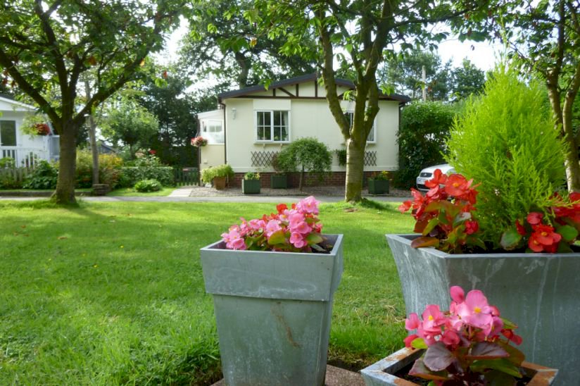 Lindow Court Park Homes Lindow Court Park Homes