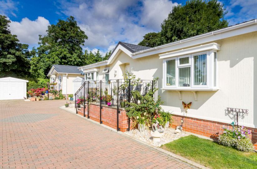 Parklands of Lincoln - Park Homes For Sale Parklands of Lincoln - Park Homes For Sale