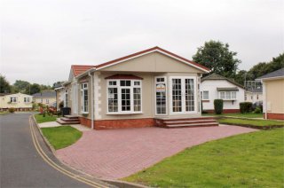 Oxley Court Park