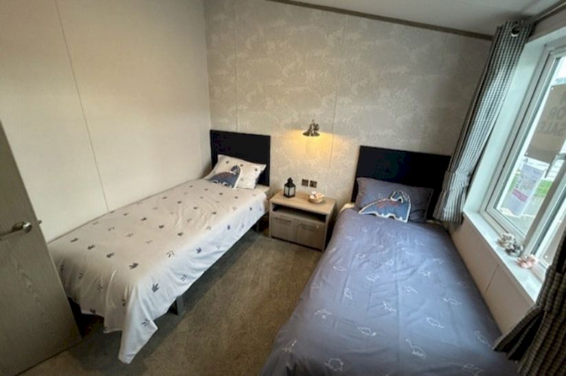 Two Bed Atlas Wisteria (40x20) 2022 Two Bed Atlas Wisteria (40x20) 2022