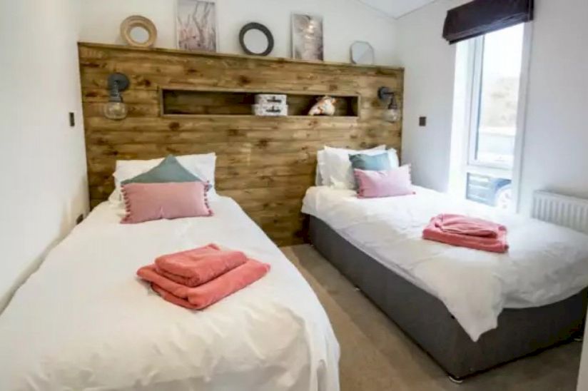 Three Bed Pathfinder Retreat (40x20) Three Bed Pathfinder Retreat (40x20)