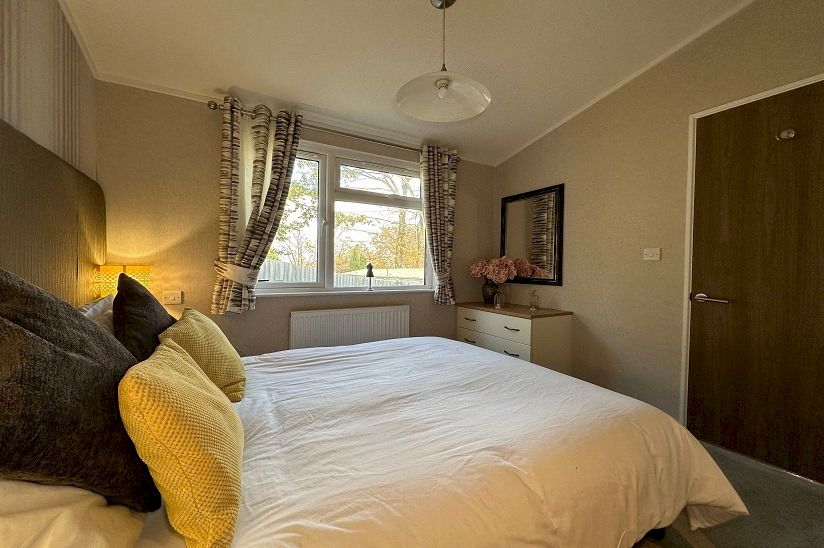 Two Bed Omar Westfield (34x16) 2014 Two Bed Omar Westfield (34x16) 2014