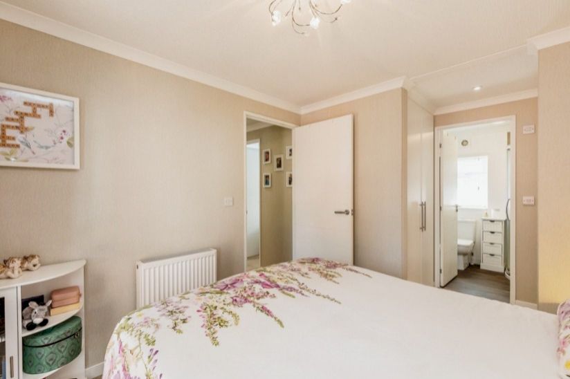 Two Bed Preowned Omar Newmarket (40x20) Two Bed Preowned Omar Newmarket (40x20)