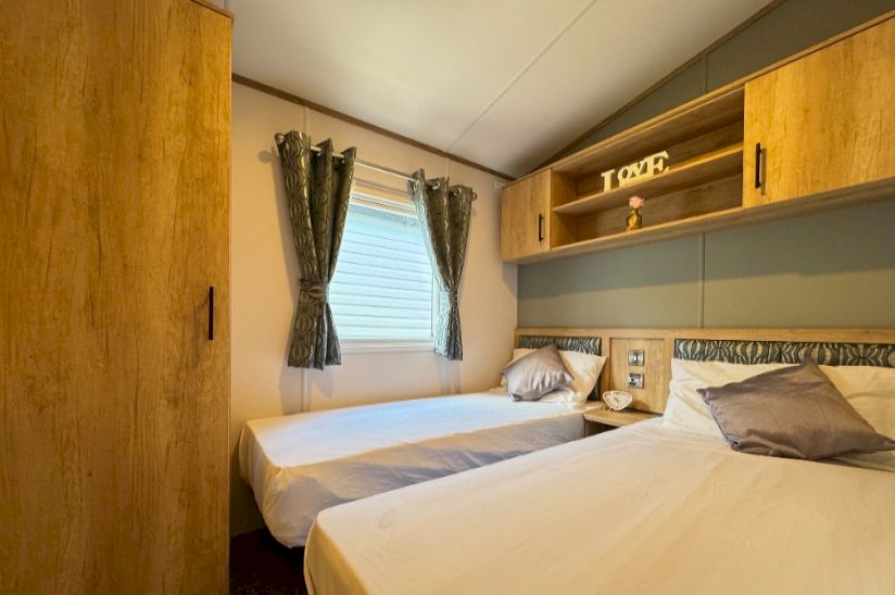 Two Bed Carnaby Regis (39x13) 2025 Two Bed Carnaby Regis (39x13) 2025