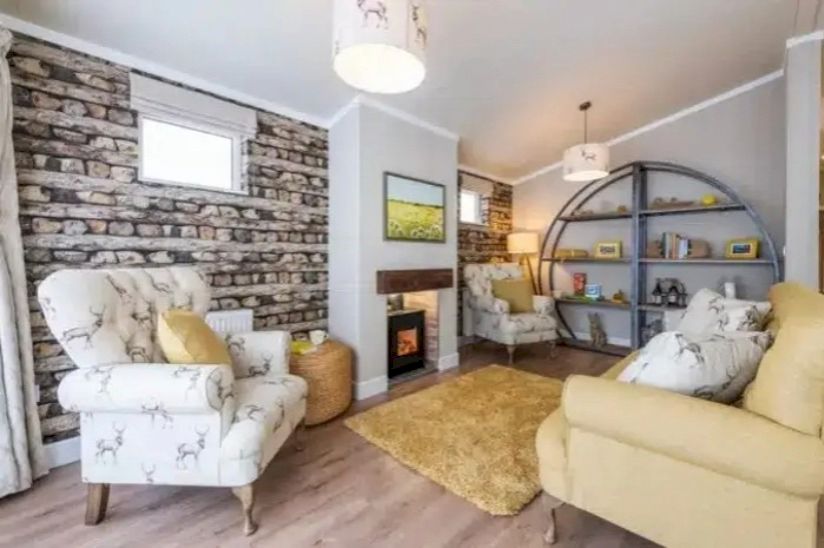 Two Bed Omar Spinney (40x20) 2023 Two Bed Omar Spinney (40x20) 2023