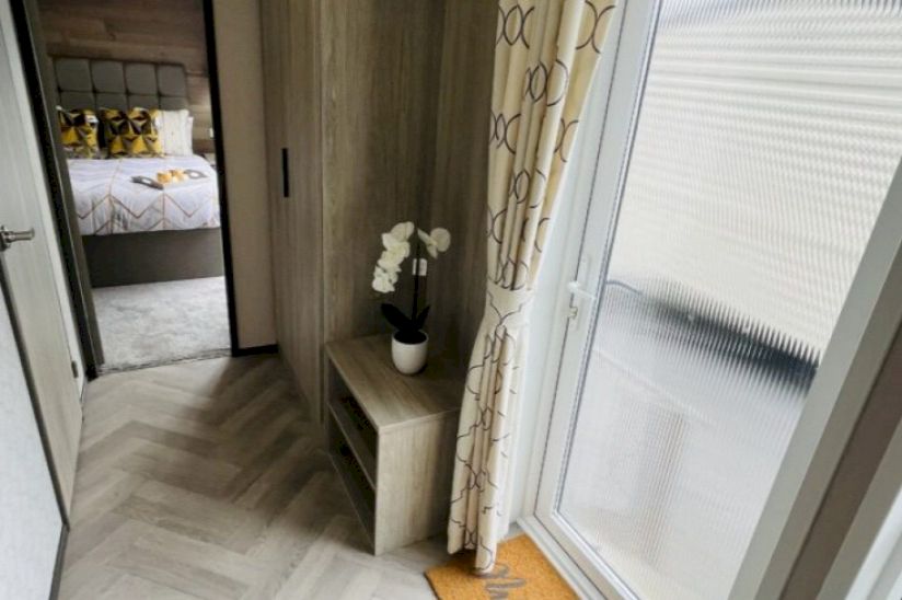 Two Bed Victory Lakewood Lodge (42x14) 2022 Two Bed Victory Lakewood Lodge (42x14) 2022