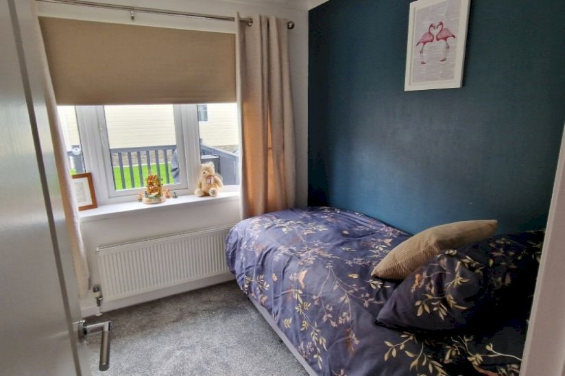 Private Sale Three Bed Stately Albion Chatsworth Crystal (42x22) Private Sale Three Bed Stately Albion Chatsworth Crystal (42x22)
