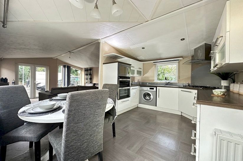 Two Bed Willerby Meridian (42x13) 2013 Two Bed Willerby Meridian (42x13) 2013
