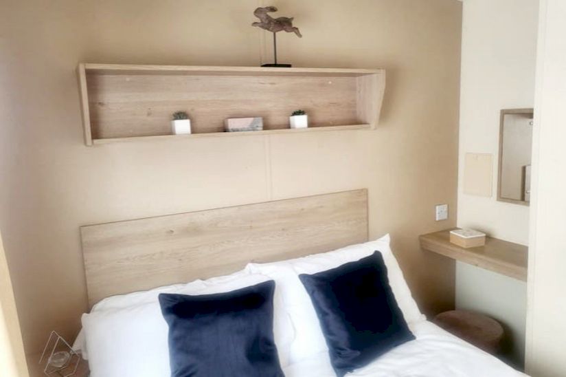 Two Bed Delta Santana (28x10) 2012 Two Bed Delta Santana (28x10) 2012
