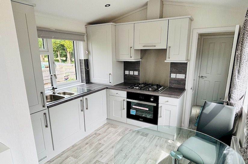 NEW One Bed Stately Tredegar Elite (30x10) NEW One Bed Stately Tredegar Elite (30x10)