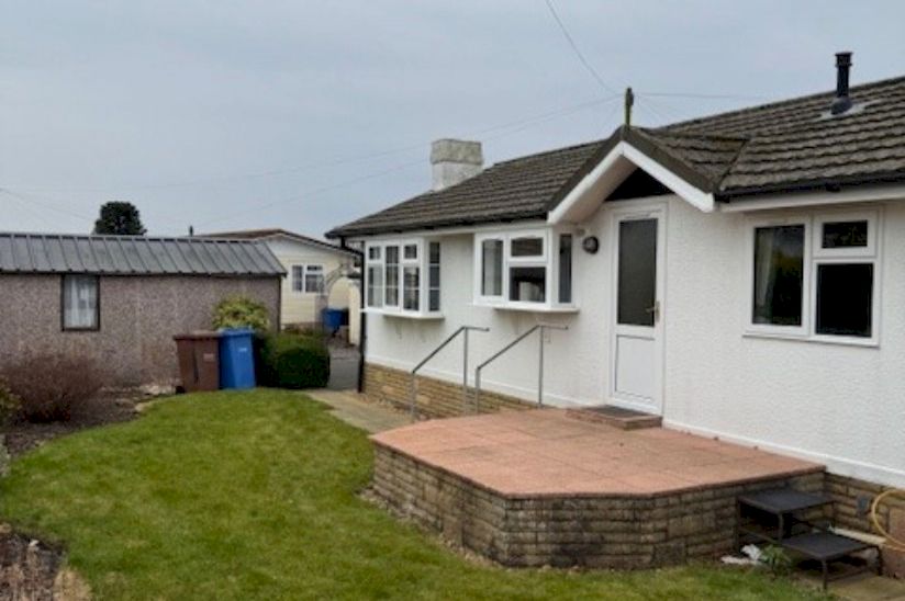 Three Bed Lisset Linden Cottage (46ftx20ft) Three Bed Lisset Linden Cottage (46ftx20ft)