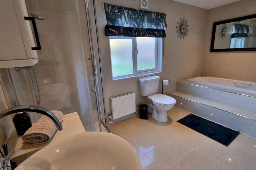 Private Sale Three Bed Stately Albion Chatsworth Crystal (42x22) Private Sale Three Bed Stately Albion Chatsworth Crystal (42x22)