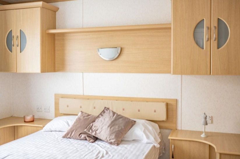 Two Bed Carnaby Melrose (34x12) 2010 Two Bed Carnaby Melrose (34x12) 2010