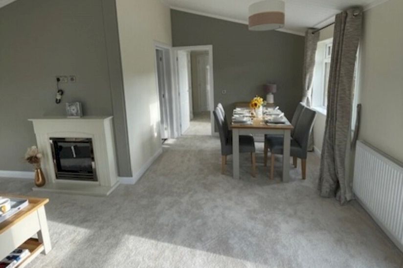Two Bed Kingston Carisbrook (42x20) Two Bed Kingston Carisbrook (42x20)