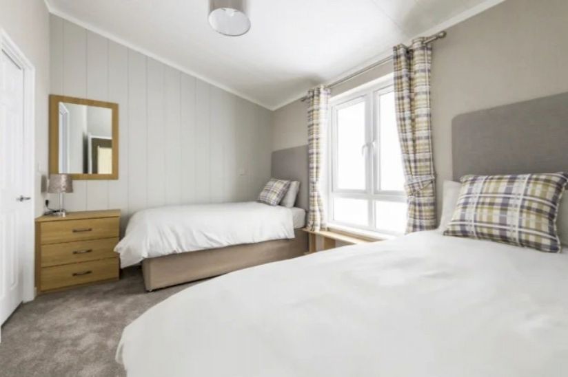 Two Bed Tuplin Two Bed Tuplin