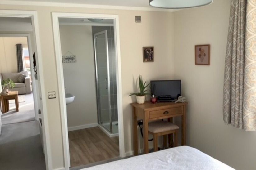 Two Bed Kingston Hamlet (42x20) Two Bed Kingston Hamlet (42x20)