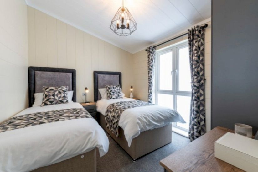 Two Bed Omar Kingfisher (45x20) Two Bed Omar Kingfisher (45x20)
