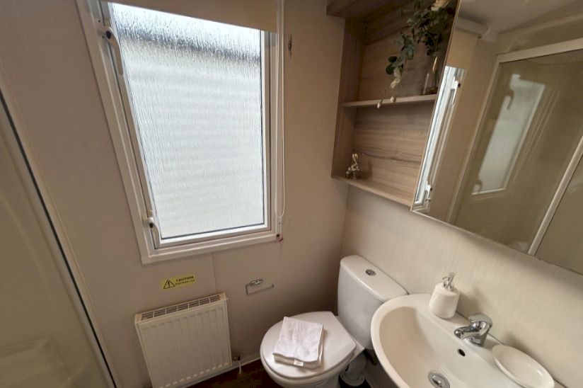 Two Bed Pre Loved Swift Burgundy Two Bed Pre Loved Swift Burgundy