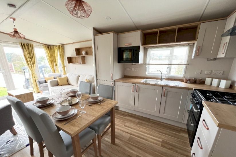 Two Bed Sunseeker Spirit (39x12) 2023 Two Bed Sunseeker Spirit (39x12) 2023
