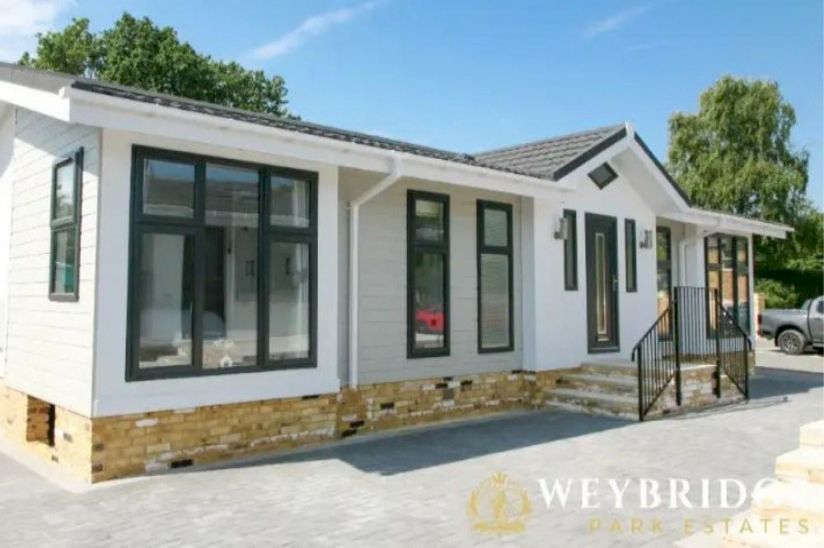 Two Bed Stately Albion Wentwood (45x22) Two Bed Stately Albion Wentwood (45x22)