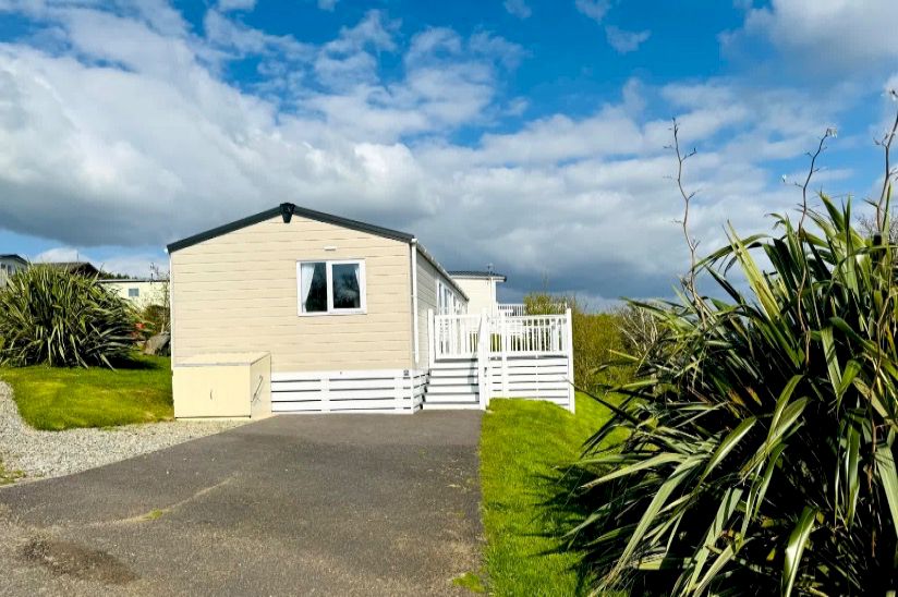 NEW Two Bed Delta Superior Lodge (41x14) 2023 NEW Two Bed Delta Superior Lodge (41x14) 2023