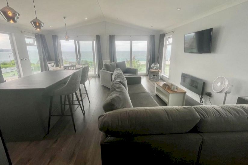Three Bed Bespoke Forest Lodge (40x20) Three Bed Bespoke Forest Lodge (40x20)