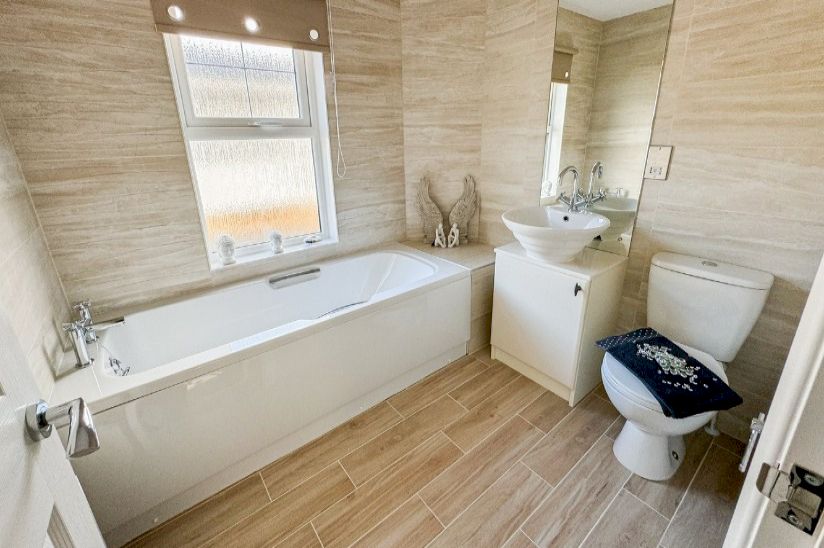 Two Bed Stately Albion Windsor (45x20) Two Bed Stately Albion Windsor (45x20)