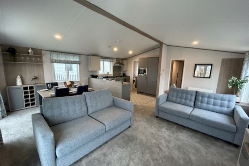 Two Bed Atlas Wisteria (40x20) 2022 Two Bed Atlas Wisteria (40x20) 2022