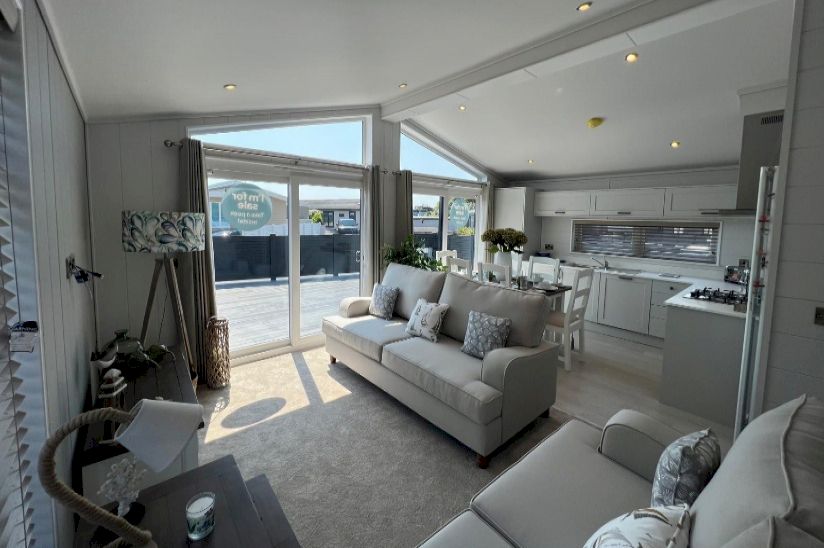 Three Bed Prestige Oyster Catcher (20x34) 2024 Three Bed Prestige Oyster Catcher (20x34) 2024