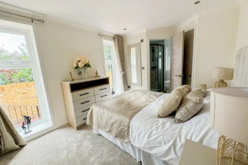 Two Bed Stately Albion Wentwood (45x20) Two Bed Stately Albion Wentwood (45x20)