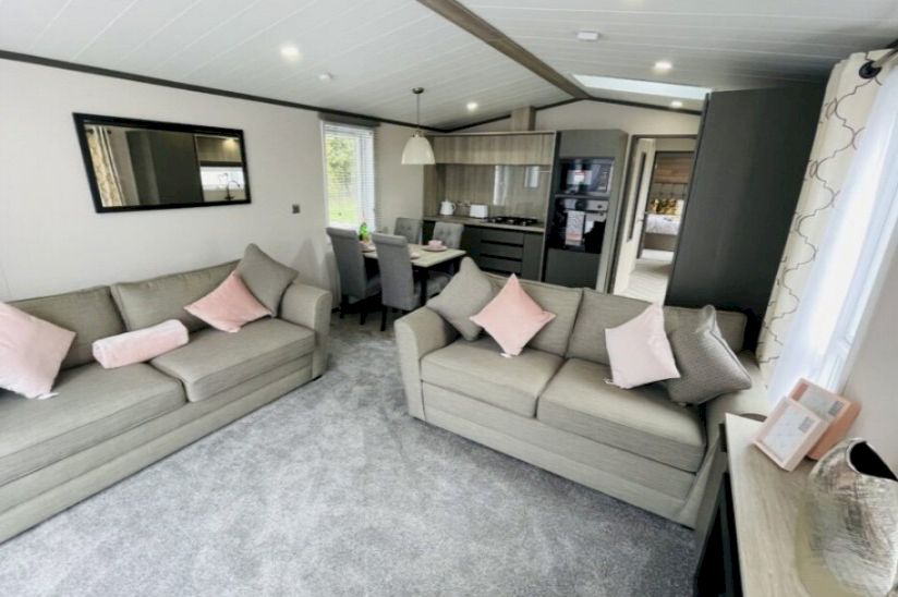 Two Bed Victory Lakewood Lodge (42x14) 2022 Two Bed Victory Lakewood Lodge (42x14) 2022