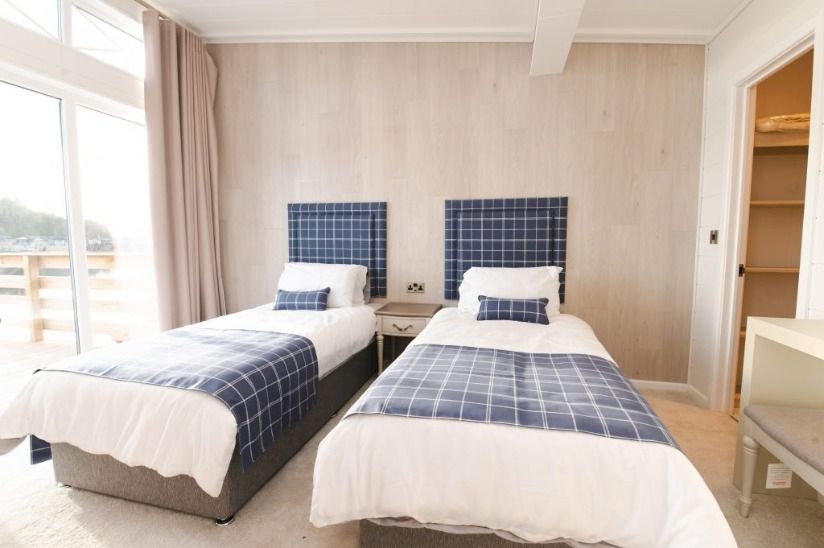 Two Bed Prestige Hampton (45x22) Two Bed Prestige Hampton (45x22)
