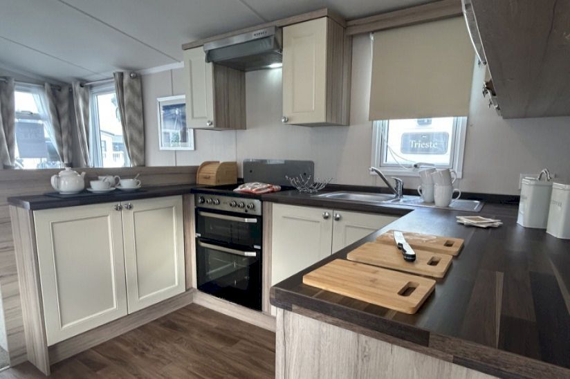 Two Bed Pre Loved Swift Burgundy Two Bed Pre Loved Swift Burgundy