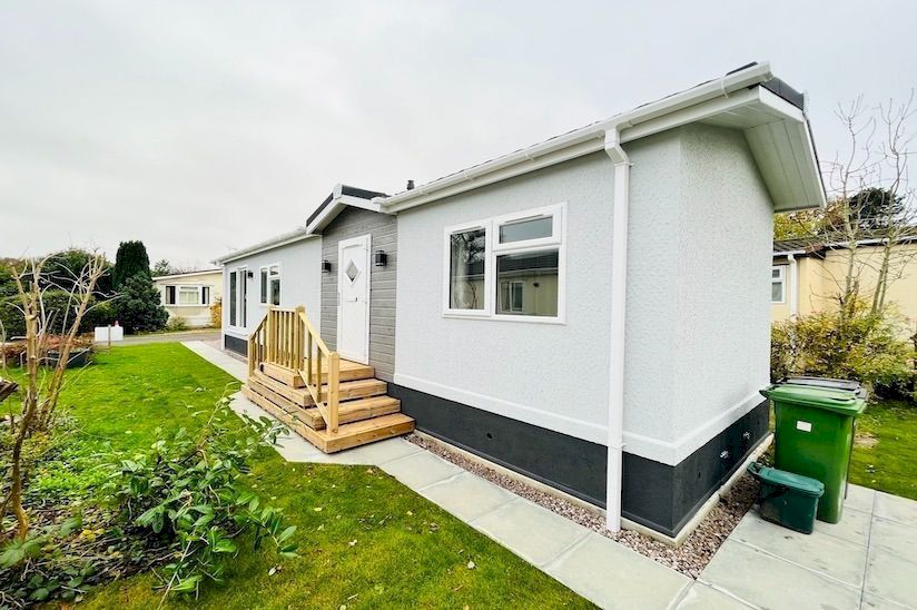NEW Two Bed Stately Tredegar Elite (40x10) NEW Two Bed Stately Tredegar Elite (40x10)