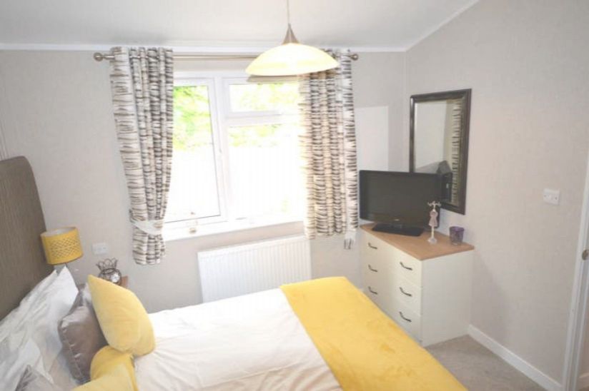 Two Bed Omar Westfield (34x16) 2014 Two Bed Omar Westfield (34x16) 2014