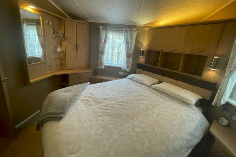 Two Bed Willerby Vogue Connoisseur 2010 (42x13) Two Bed Willerby Vogue Connoisseur 2010 (42x13)