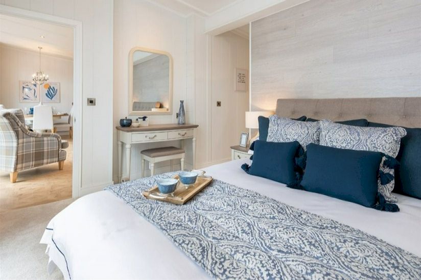 NEW Two Bed Prestige Hampton (42x22) NEW Two Bed Prestige Hampton (42x22)