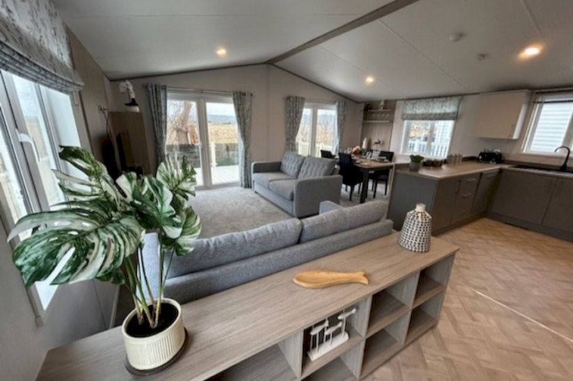 Two Bed Atlas Wisteria (40x20) 2022 Two Bed Atlas Wisteria (40x20) 2022