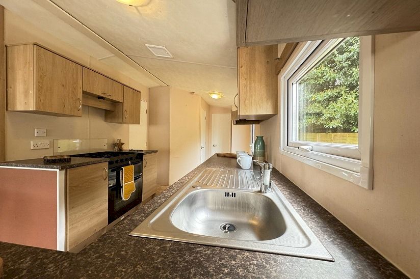 Two Bed Delta Radiant (35x12) 2013 Two Bed Delta Radiant (35x12) 2013