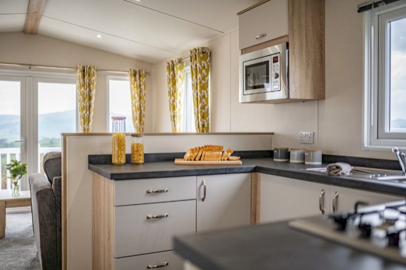 Two Bed Love Royal Poplar 2023 (35x12) Two Bed Love Royal Poplar 2023 (35x12)