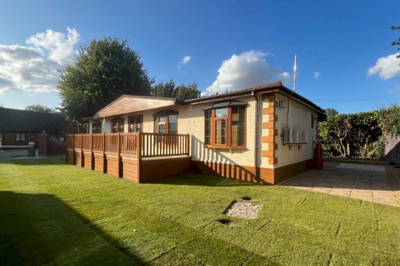 Three Bed Bespoke Richmond Park Home Three Bed Bespoke Richmond Park Home