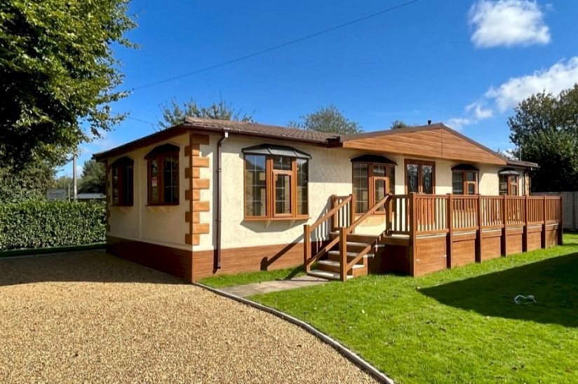 Three Bed Bespoke Richmond Park Home Three Bed Bespoke Richmond Park Home