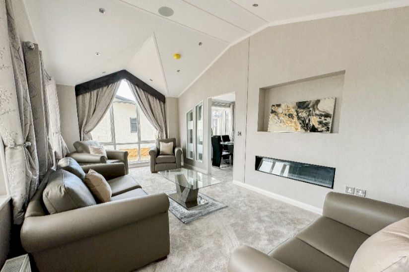 Two Bed Stately Albion Kensington (50x20) Two Bed Stately Albion Kensington (50x20)